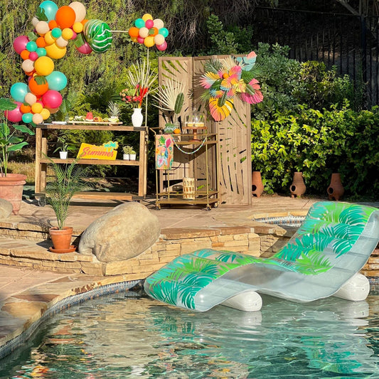Tropical Poor Party decoration